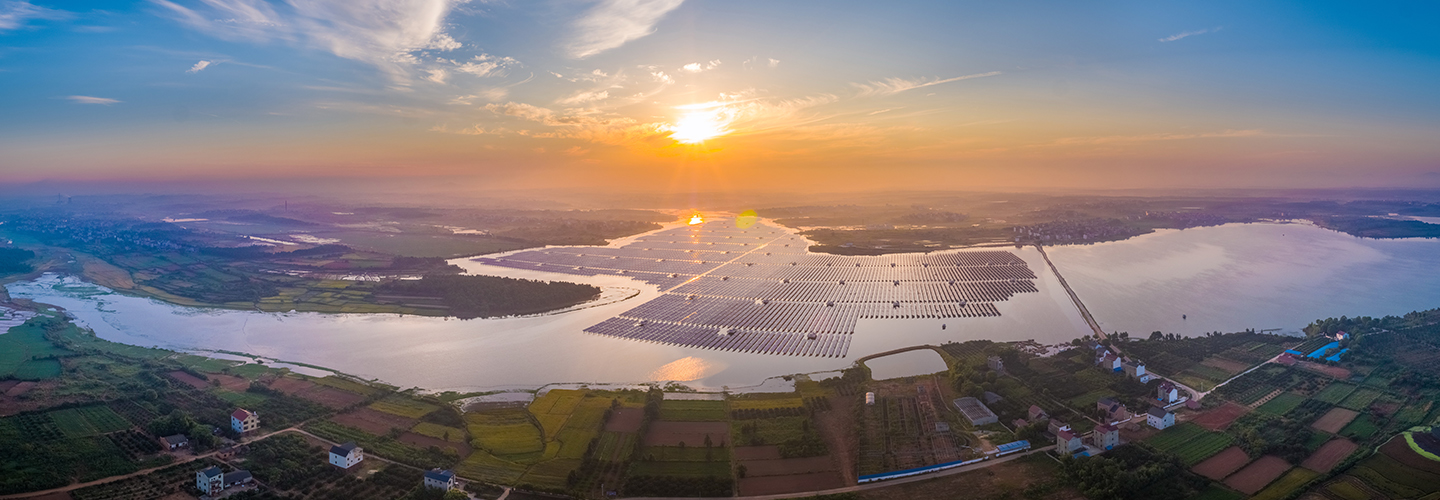 太阳集团·(中国)科技江西鄱阳123.235MW “渔光互补”型光伏发电扶贫项目
